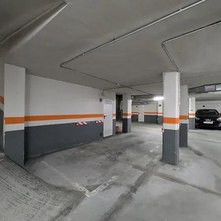 R2R - Aura Oviedo, Atico Con Garaje - 604C Apartment *